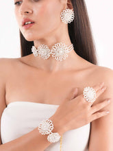 Latica White Choker Set